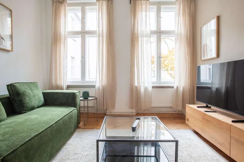 Stilvolle 2-Zimmer-Wohnung in Friedrichshain - voll möbliert — photo 1